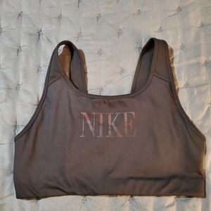 Nike Women's Dri-FIT Logo Scoop-Back Medium-Impact Sports Bra